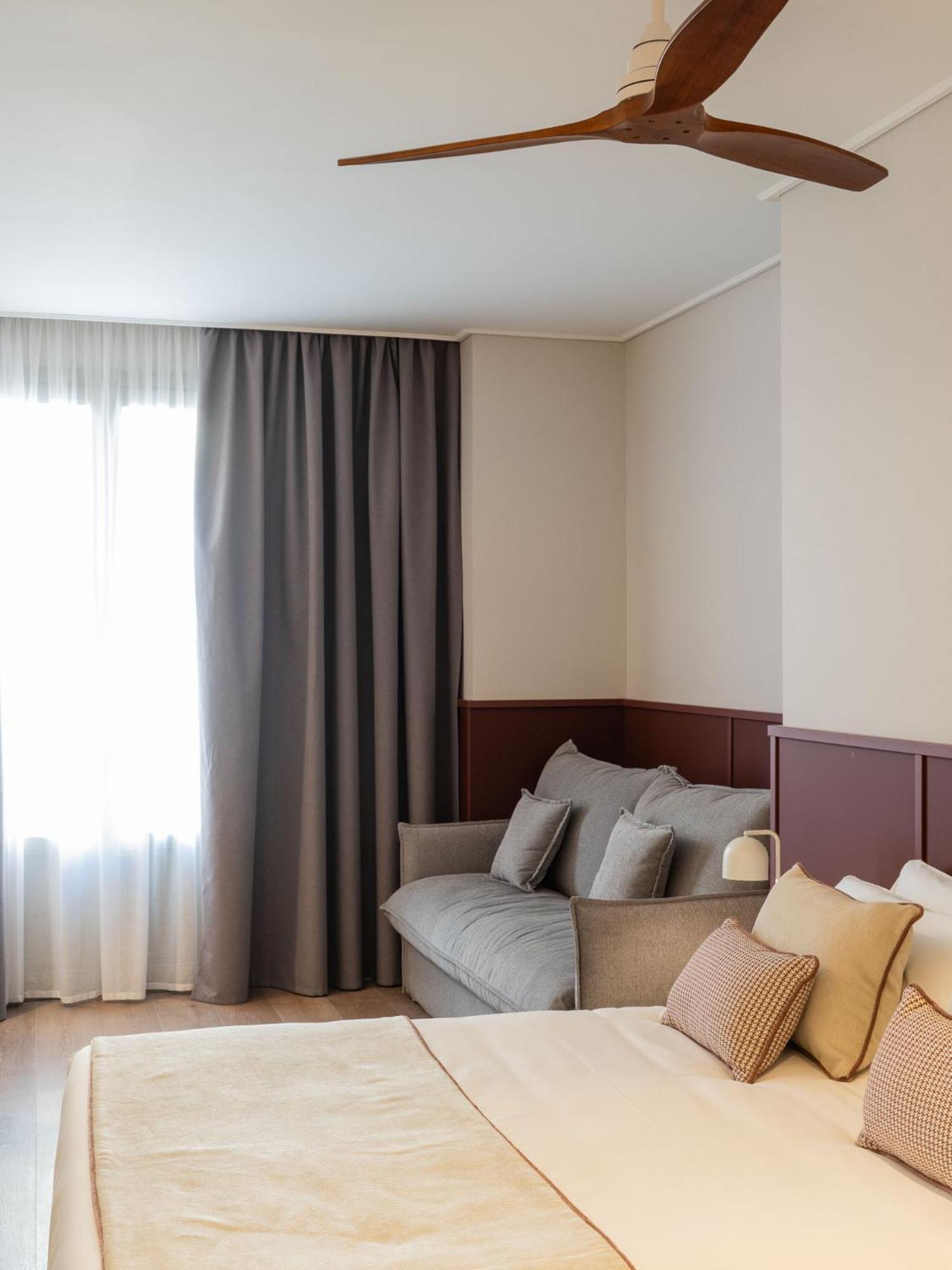 Hotel Well And Come Malaga Exterior photo