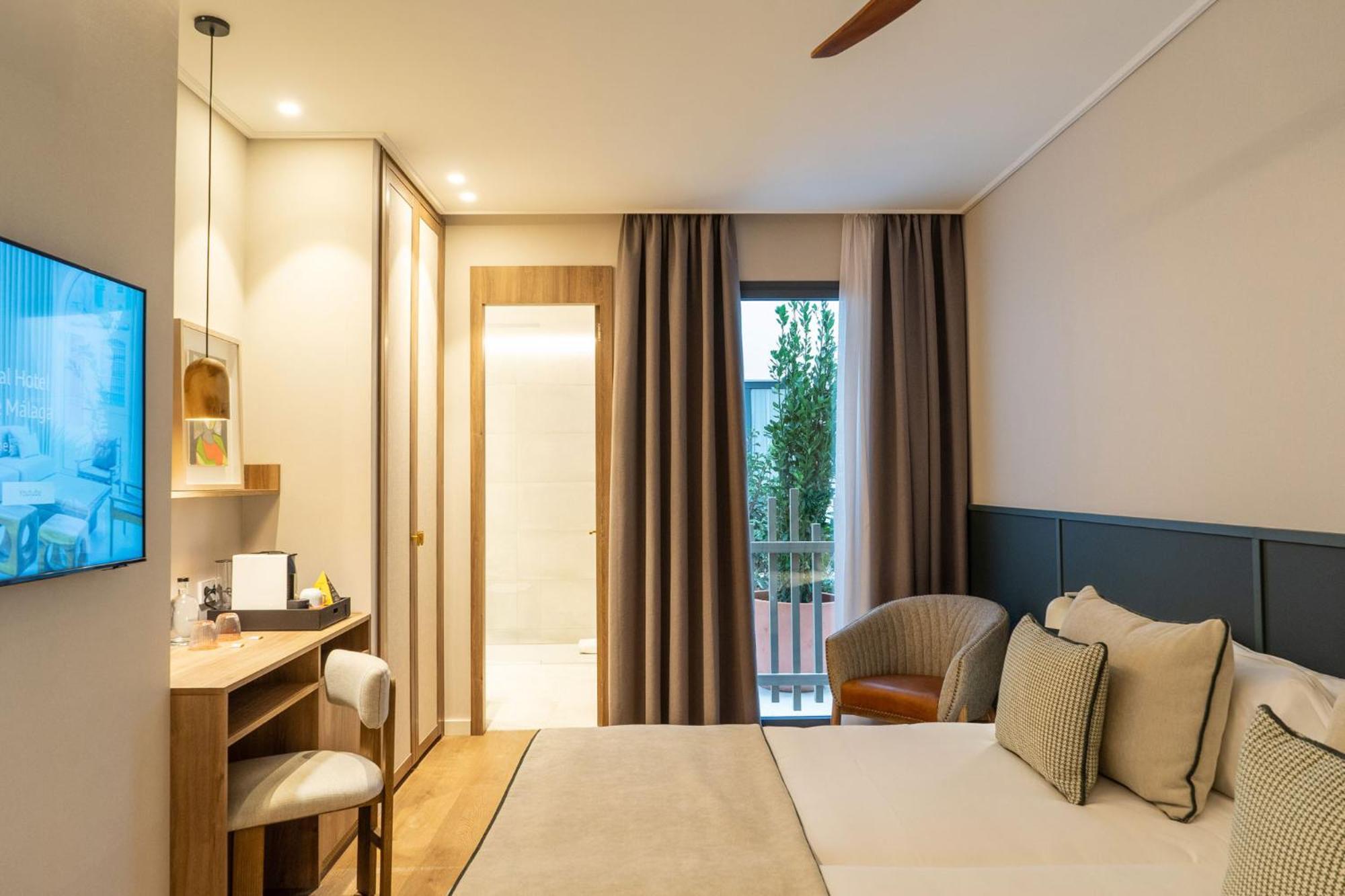 Hotel Well And Come Malaga Exterior photo