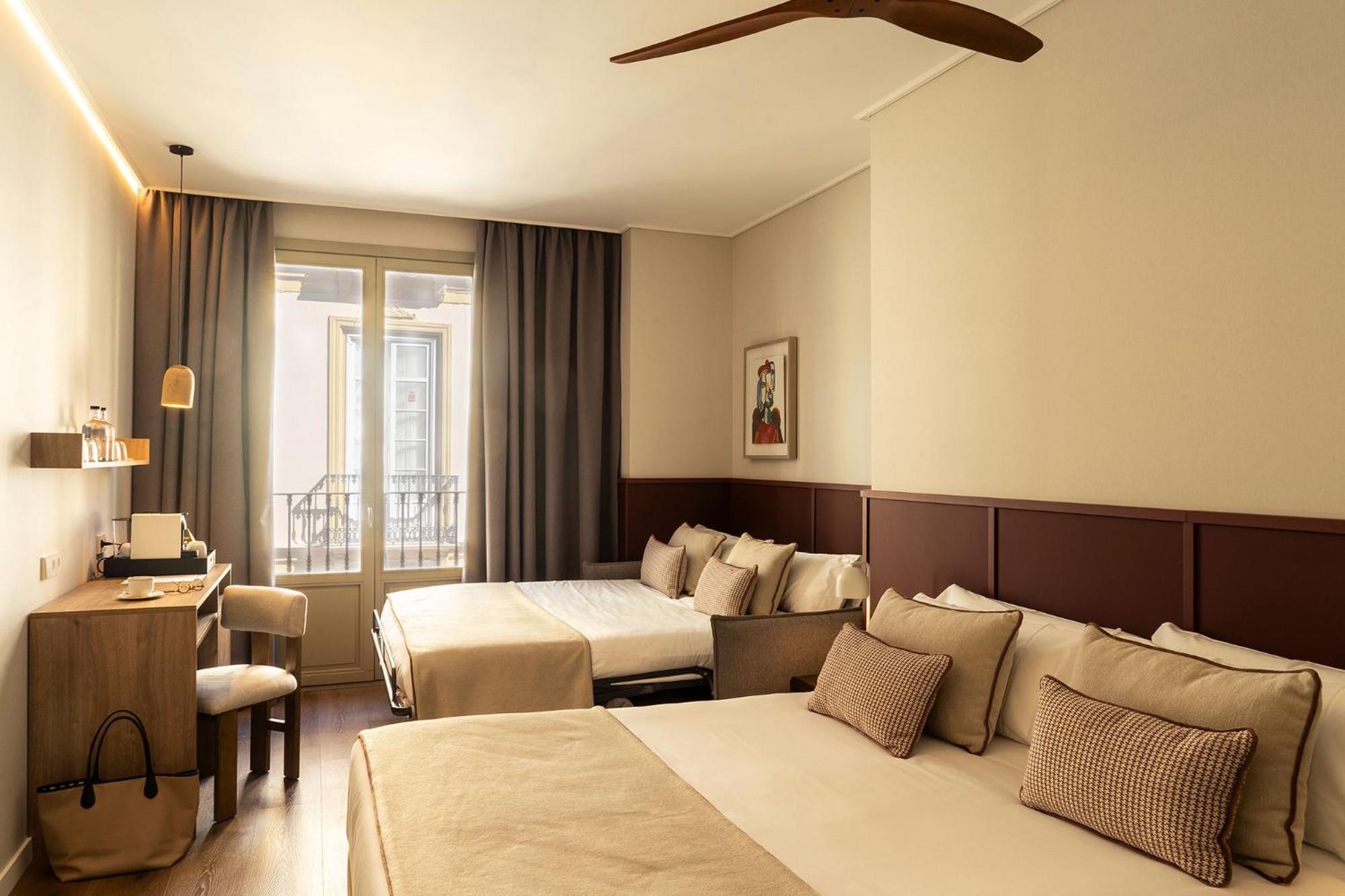 Hotel Well And Come Malaga Exterior photo